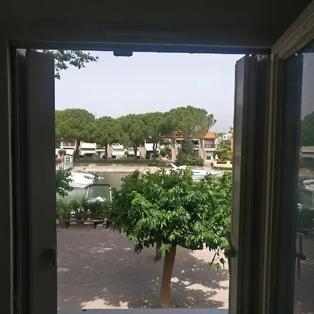 Avec Vue Marina Apartment *
